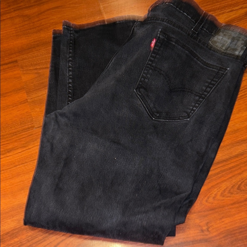 Levi’s 502 Men's Black Jeans - Classic Straight Fit sz W44 L32